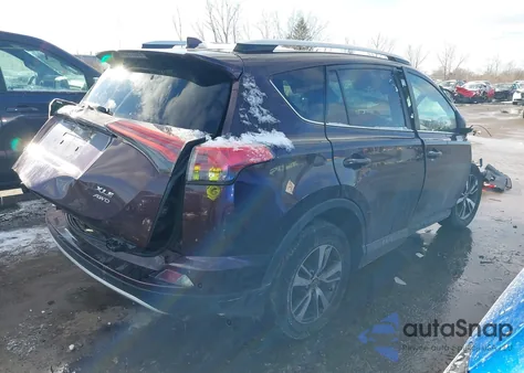2016 Toyota Rav4 Xle z USA, uszkodzony, nr VIN 2T3RFREV1GW524424